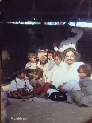 Mumbiram at Tschoklate’s place, signed Mumbiram at Tschoklate's place, living with the Phasepardhi